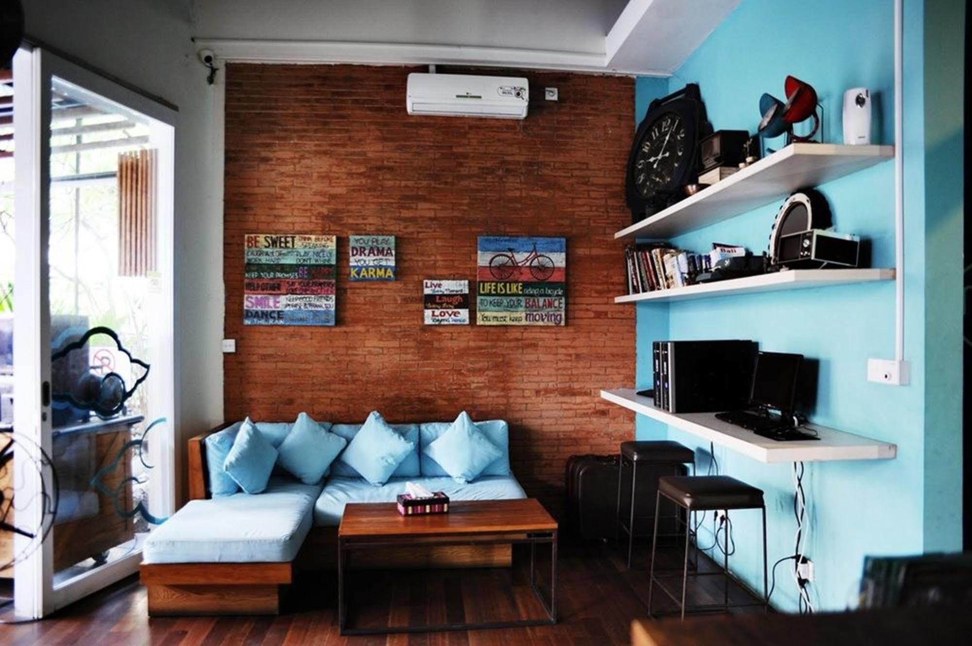 Nau Here Hostel Kuta Lombok Eksteriør billede