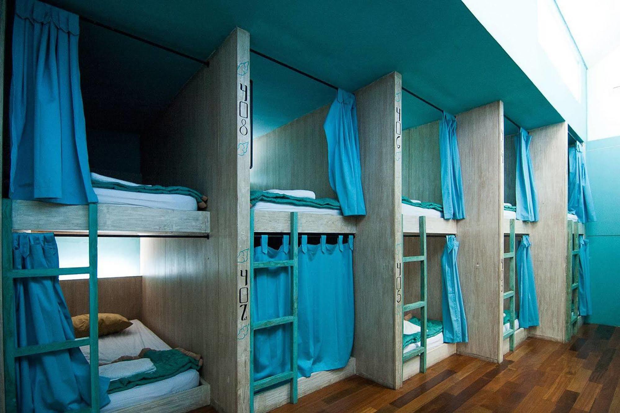 Nau Here Hostel Kuta Lombok Eksteriør billede