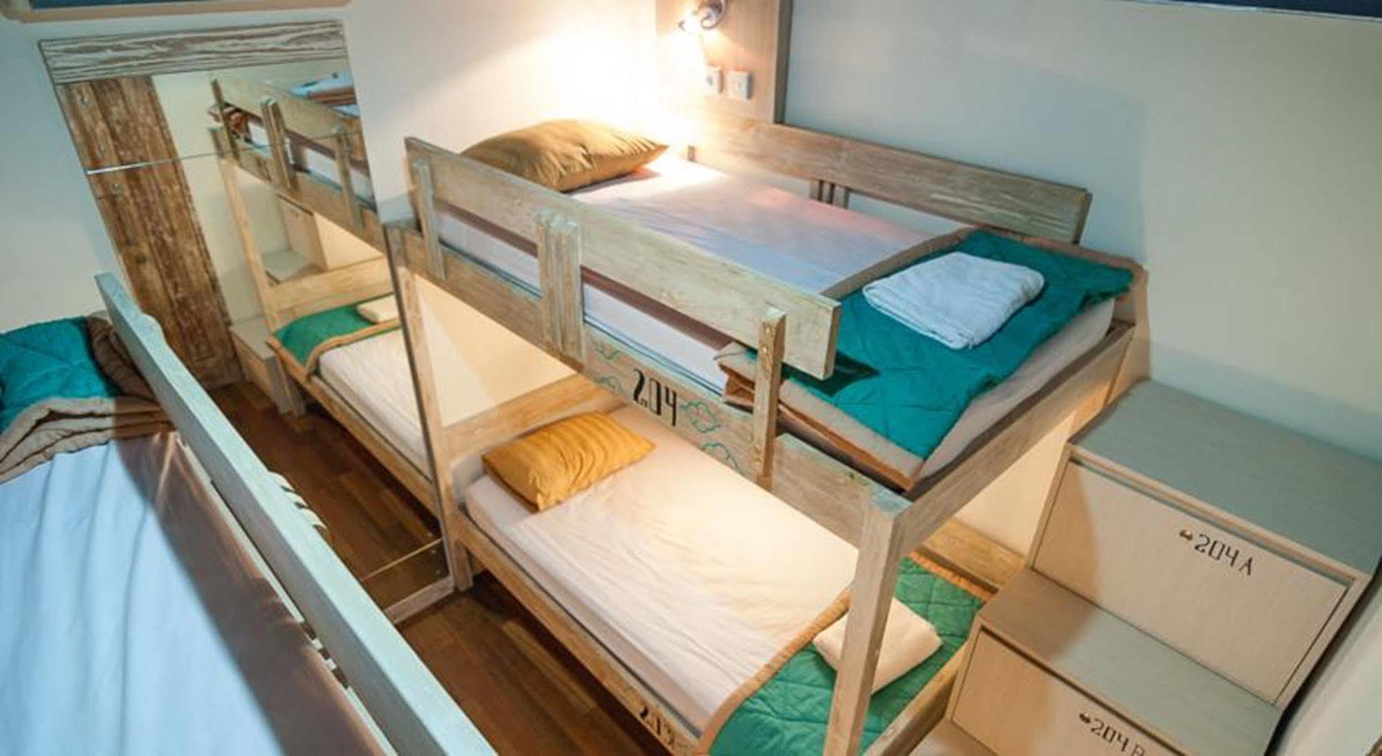 Nau Here Hostel Kuta Lombok Eksteriør billede